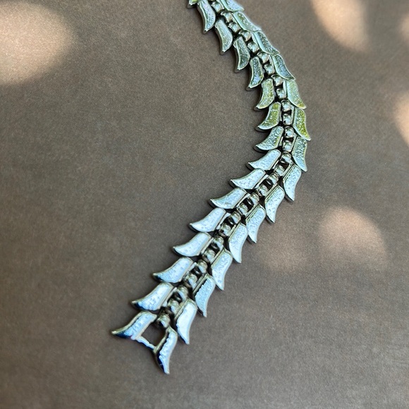Trifari Silver Leaves Bracelet - Picture 9 of 15